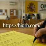 A customer signing the official complaint form in Spain - HIGH NEWS