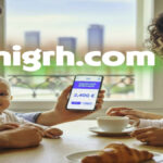 Happy family receiving Ayuda de 2.400 euros por hijo approval on mobile