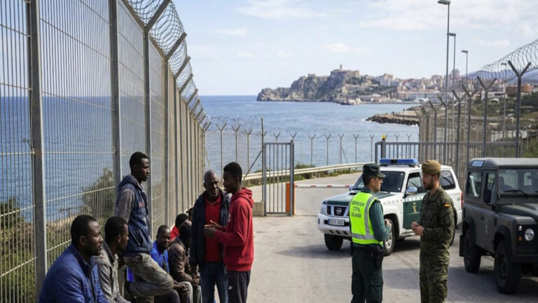 Ceuta migration crisis: Spain faces growing tensions with European allies 1 Ceuta migration crisis with migrants and Spanish security forces at the border