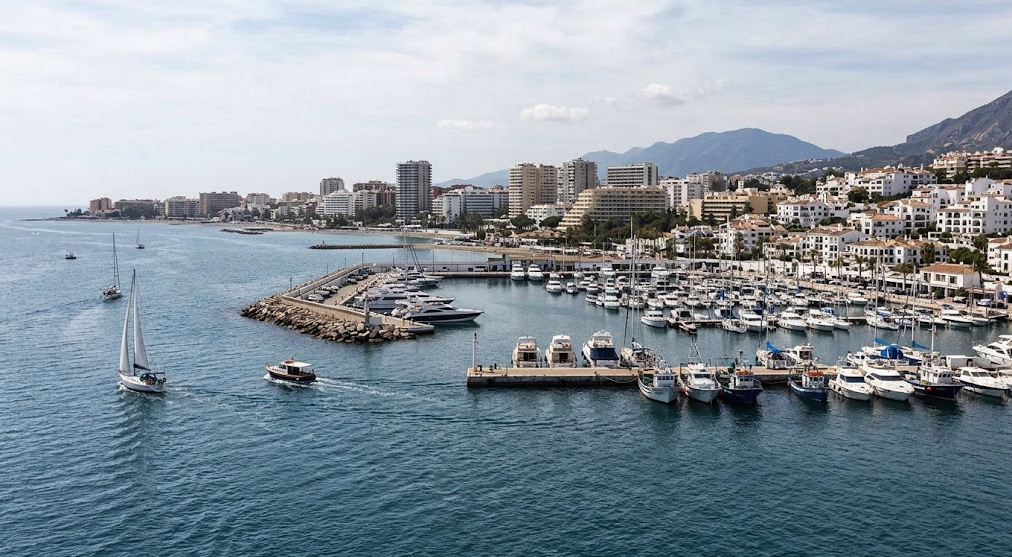 Puerto de la Bajadilla marina in Marbella